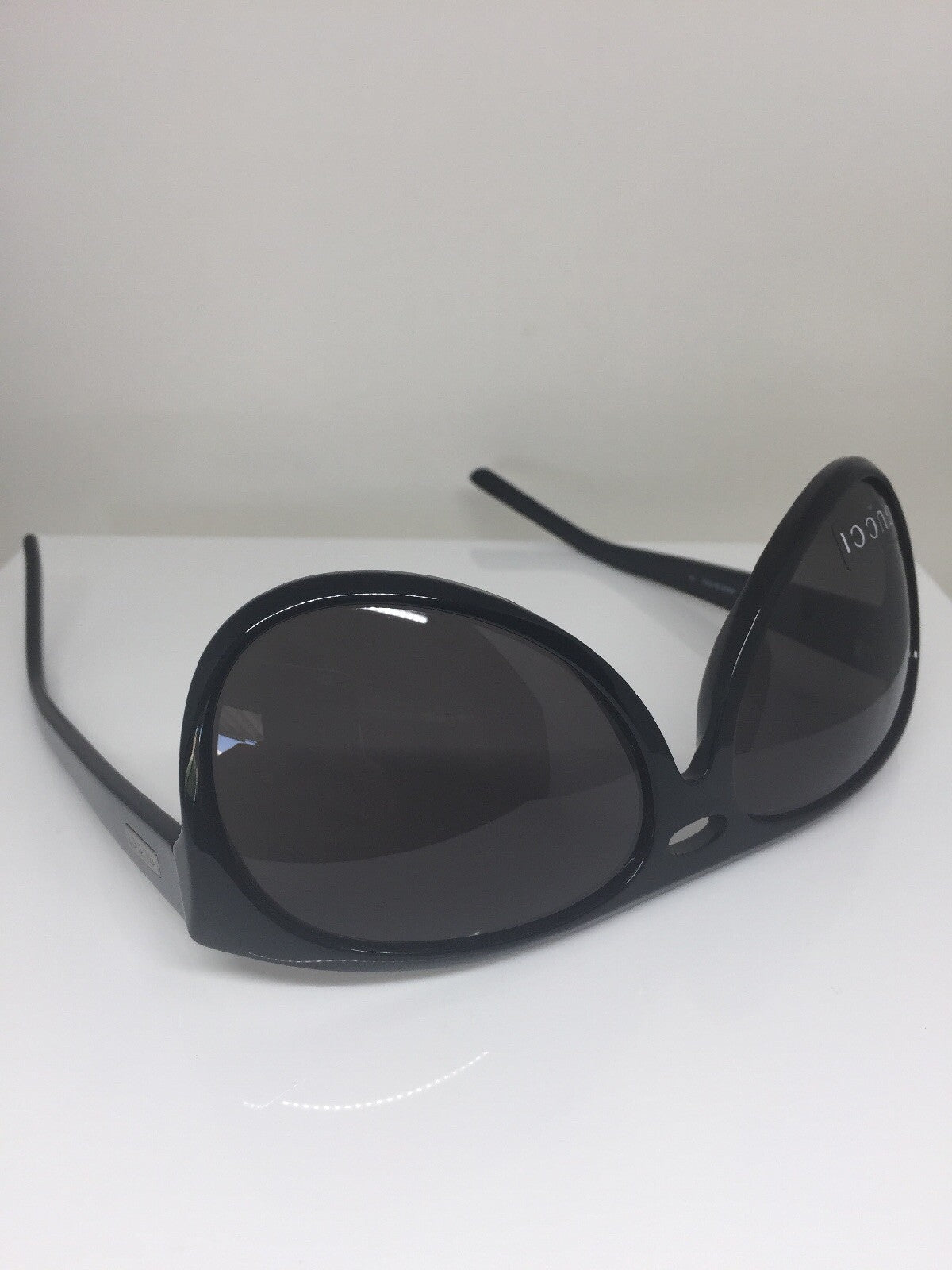 Vintage Gucci GG 2484/S Black Sunglasses - Super Vision Optical